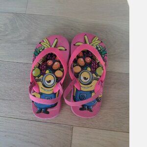 H&M Despicable Me Minion Made Sandals Flip Flops Girls 9-9.5 Toddler